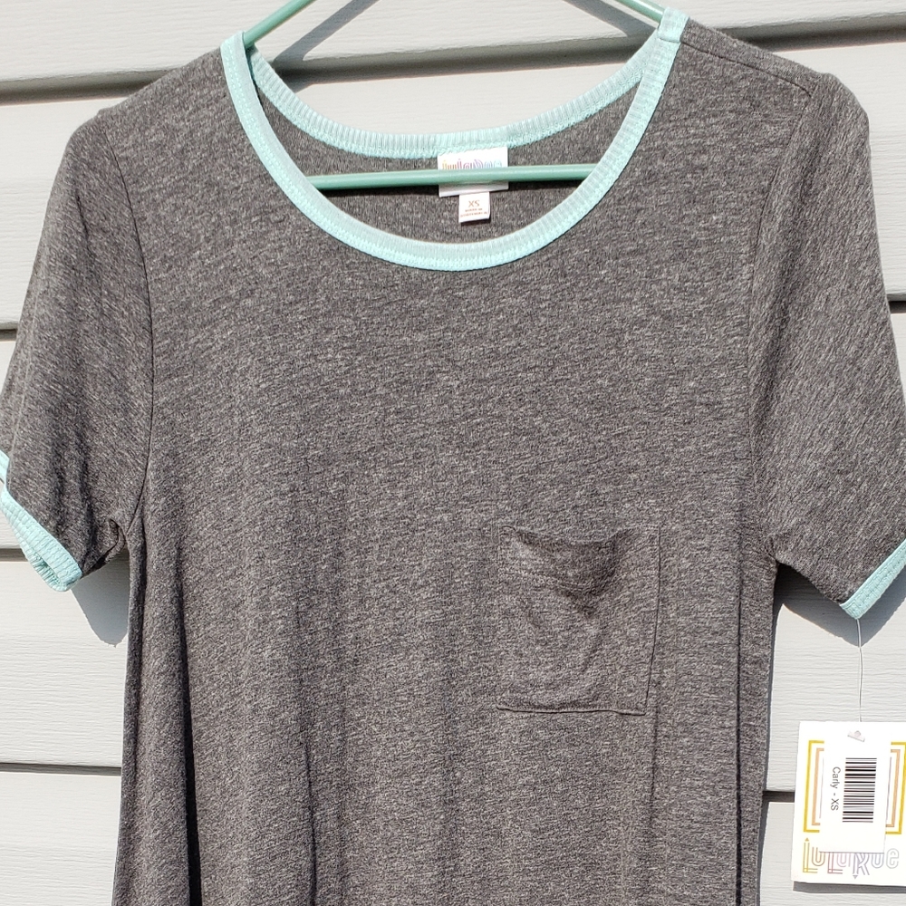 BNWT Lularoe Carly - tshirt dress